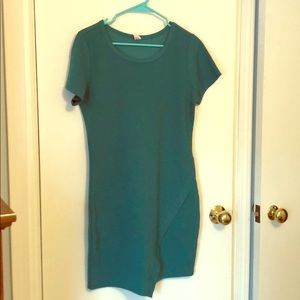 Green body con dress